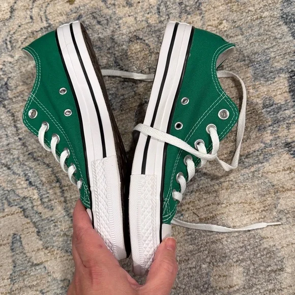 Brand new green converse - Picture 2 of 5